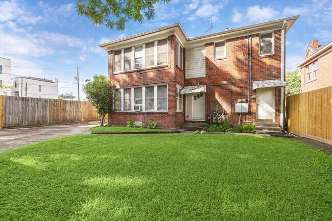 Building Photo - 2113 Berry St