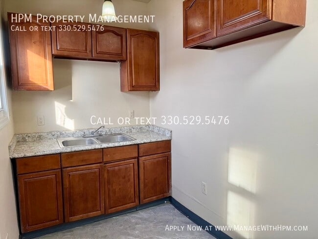 Building Photo - 641 Garfield Ave SW