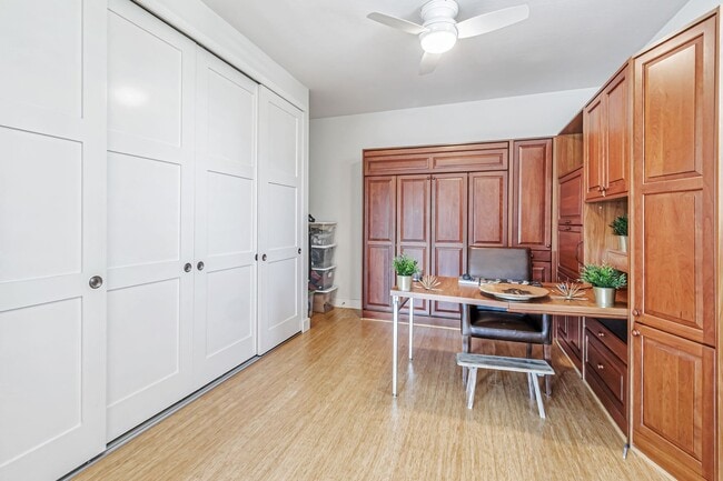 Building Photo - Top-Floor Corner Condo Near Downtown Palo ...