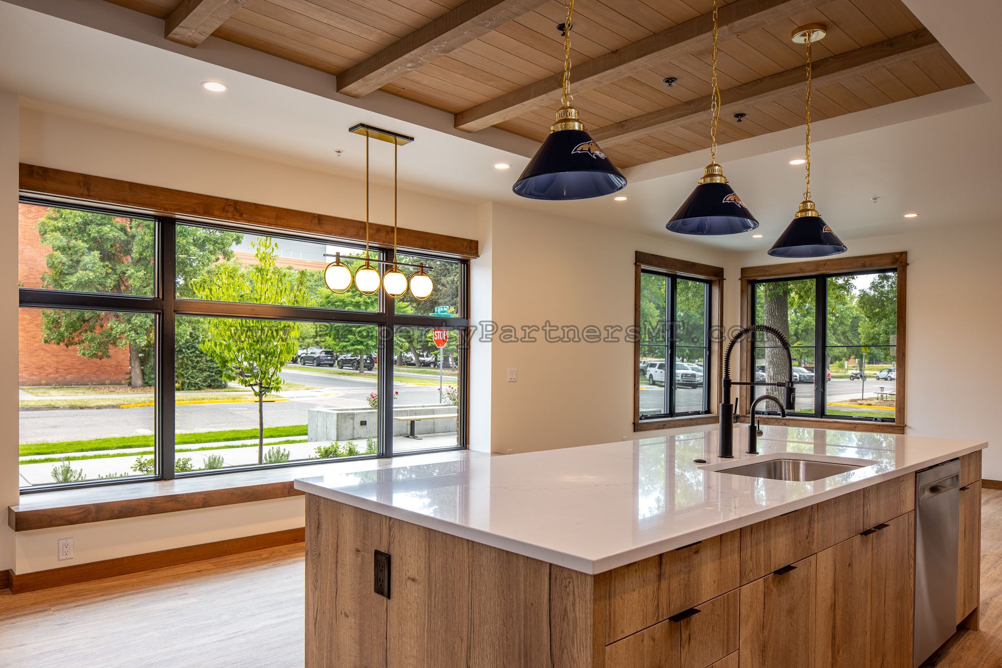 Building Photo - 824 S 8th Ave