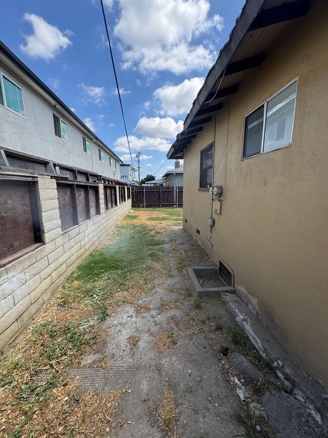 Building Photo - 6632 Indiana St