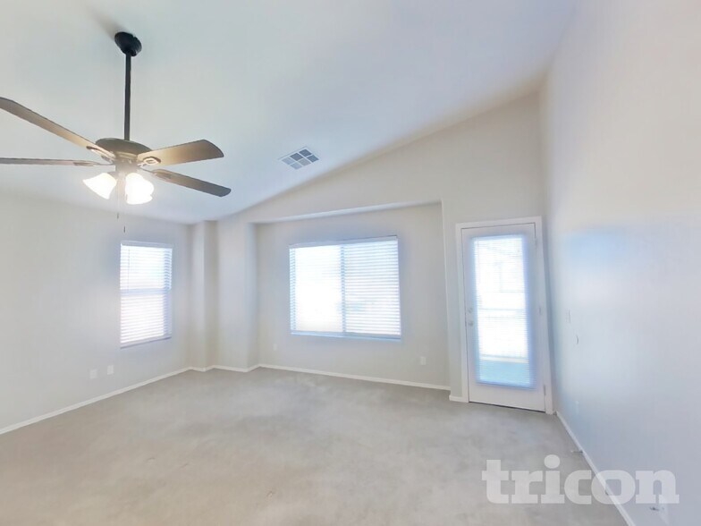 Building Photo - 10668 E Lupine Ln