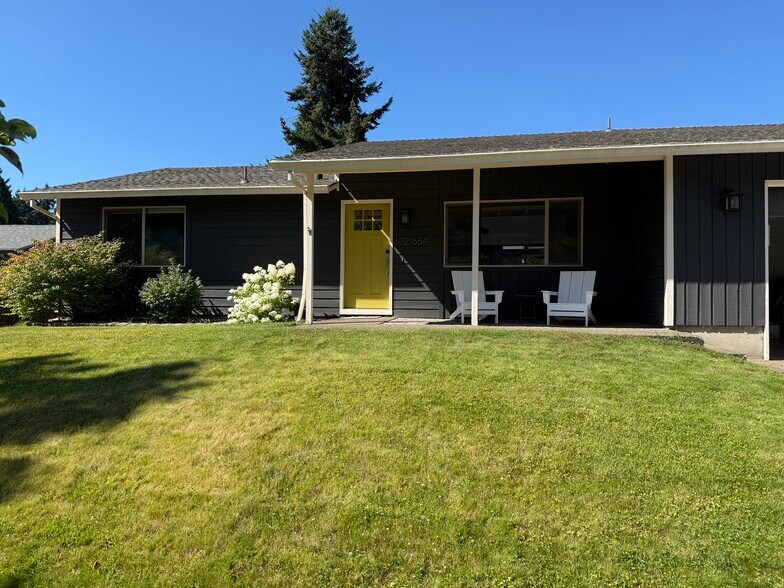 Primary Photo - 21654 SW Columbia Dr