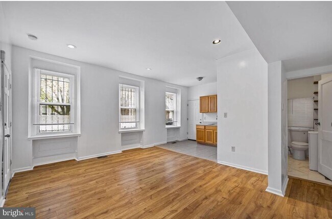 Building Photo - 3800 Spring Garden St