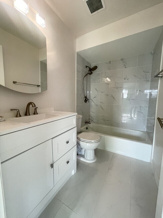 Building Photo - 9445 Kenton Ave