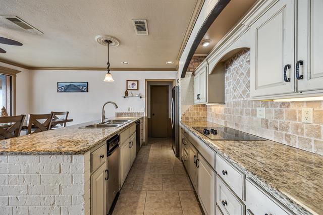 Building Photo - 18409 Shore Dr