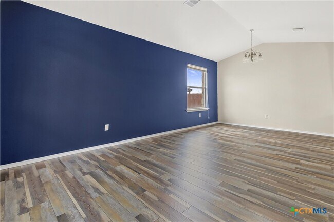 Building Photo - 200 Memory Ln