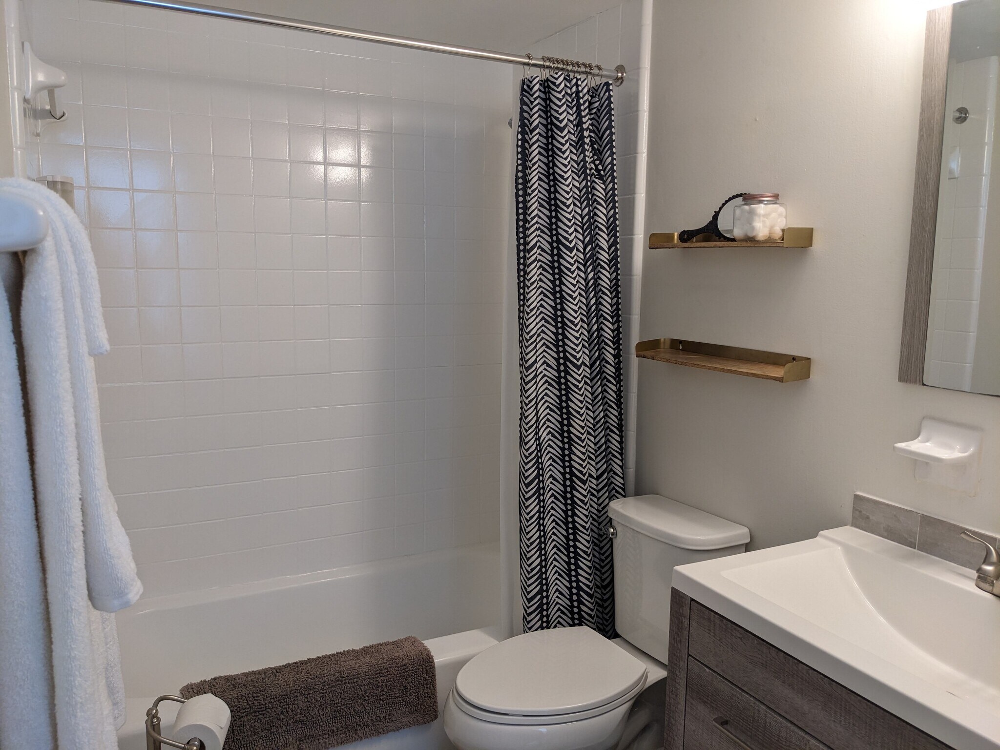 Bath towels, pool towels, cotton balls, forgot something basket - 1700 SW 16th Ct