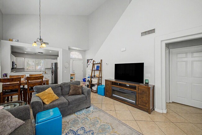 Building Photo - 6730 E Preston St