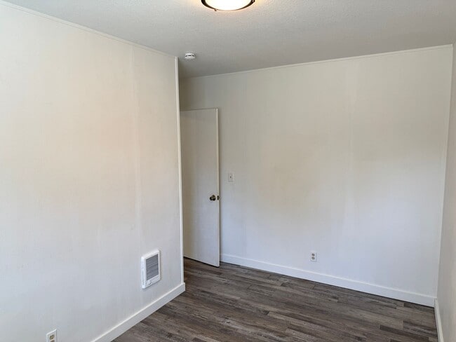 Building Photo - 1 bedroom apartment in Eugene!