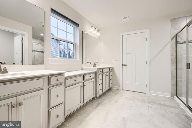 Building Photo - 13605 Otono Dr