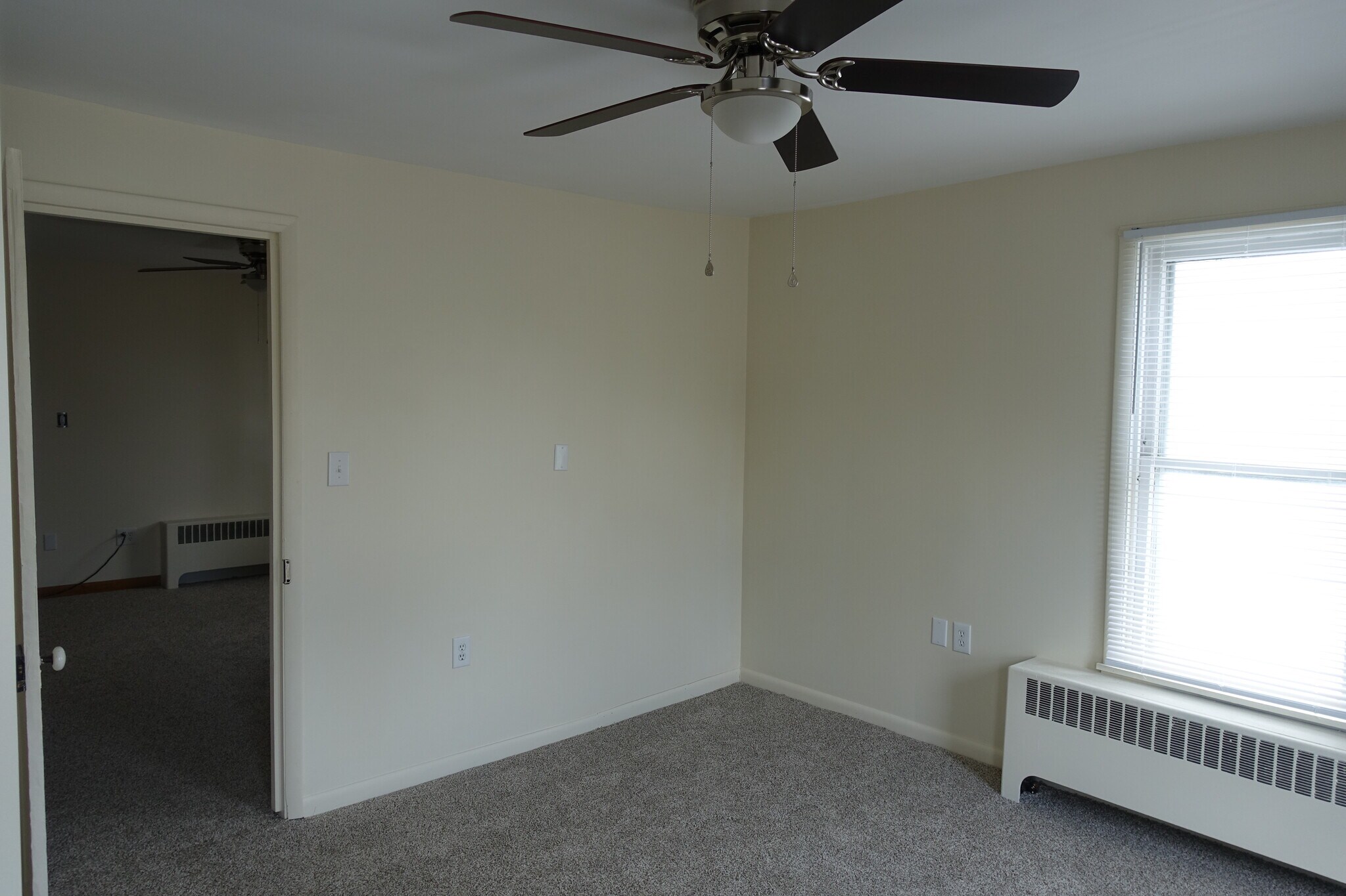Living Room - 503 N Chestnut St