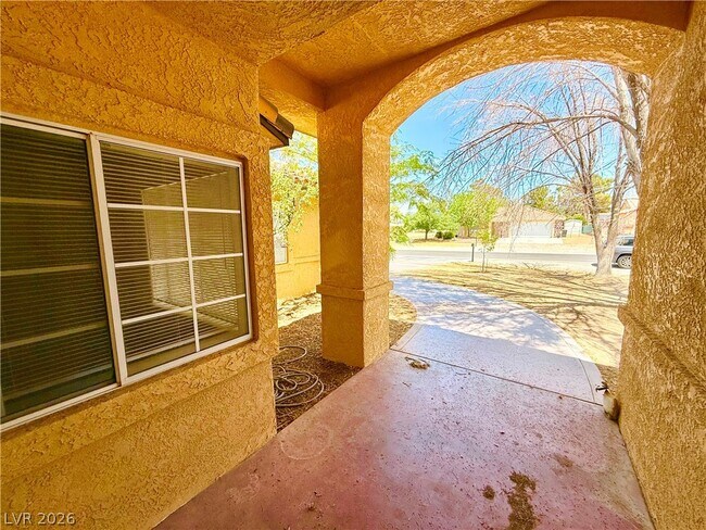 Building Photo - 3810 E Mount Charleston Dr
