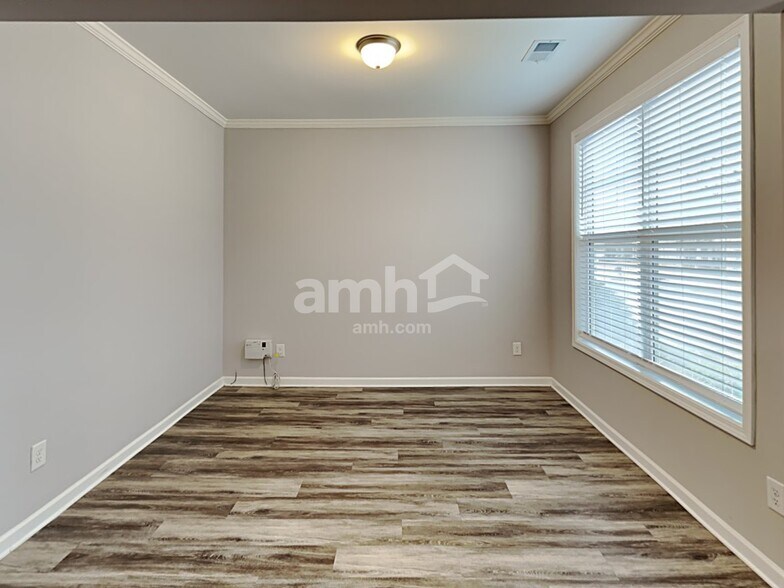 Building Photo - 3613 Walking Stick Way NE