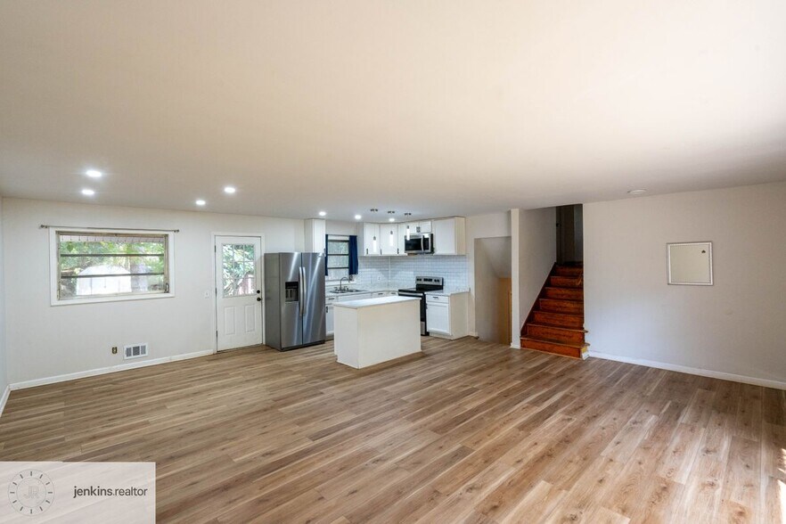 Building Photo - 2644 Preston Dr