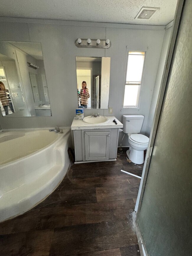 Building Photo - 3 BR 2 Bath 1,280 sq ft singlewide mobile ...