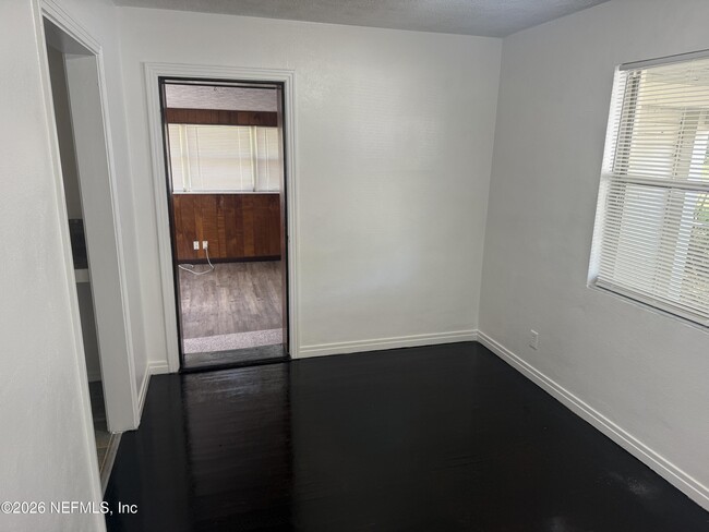 Building Photo - 2334 Rogero Rd