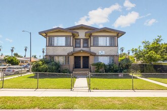 Building Photo - Spacious 1BR + 2.5BA Near USC and DTLA | First Floor Unit