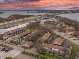 Building Photo - Keystone Townhomes