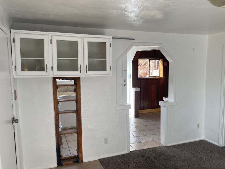 Building Photo - 107 Waltham Ave