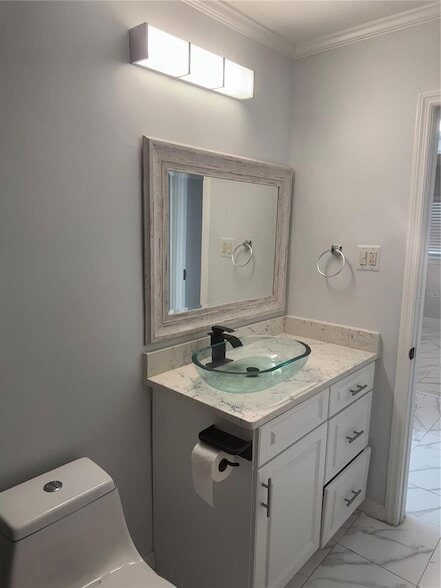 Building Photo - 5617 Gateway Dr