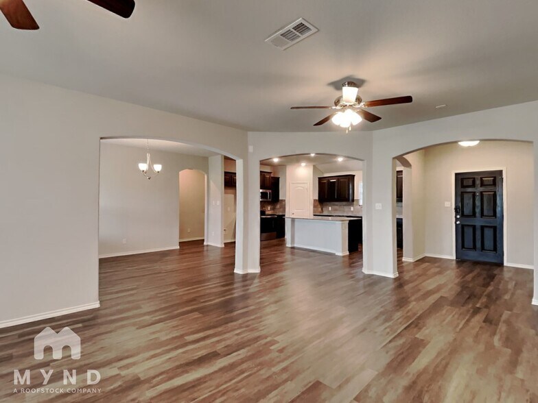 Building Photo - 3905 Chippewa Ct