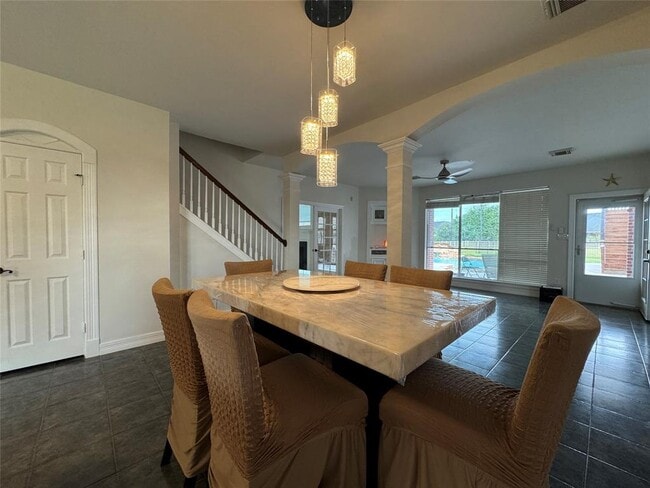 Building Photo - 5519 Bridlewood Dr
