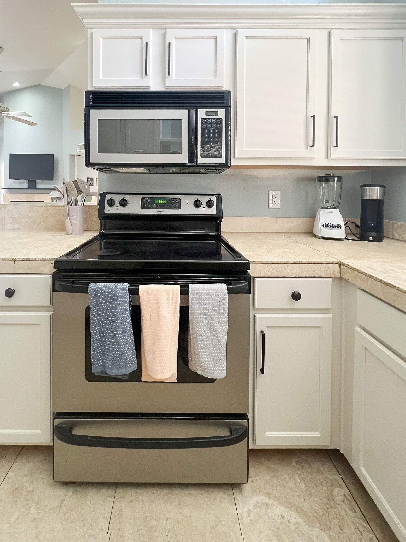 Building Photo - 10301 N 70th St