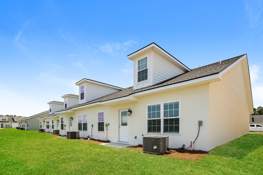 Building Photo - 2039 Silo St