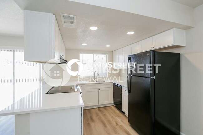 Building Photo - 3522 W Malapai Dr