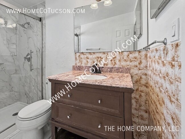 Building Photo - 6225 E Calle Aurora