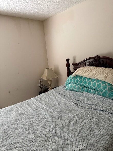 Building Photo - 9560 Southbrook Dr