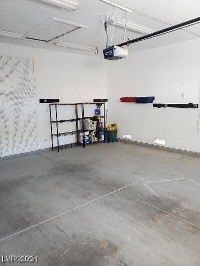 Building Photo - 4928 Forest Oaks Dr