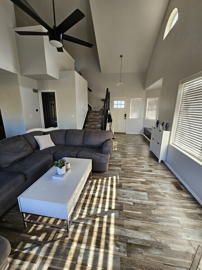 Building Photo - 8207 Monterey Way