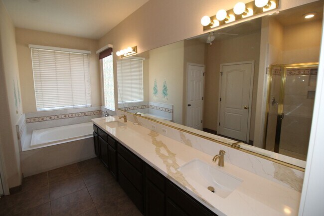 Building Photo - Cute Two-Story Home With Pool & RV Parking