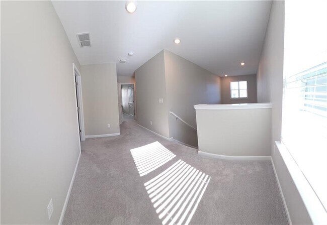 Building Photo - 2088 Nuthatch Dr