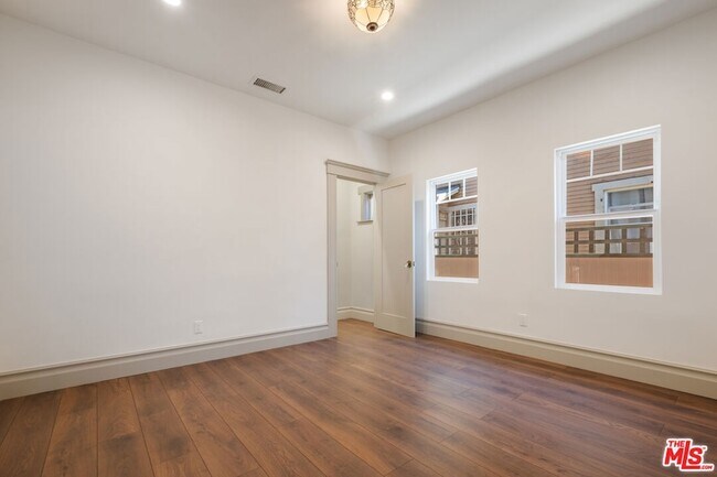 Building Photo - 2180 W 31st St