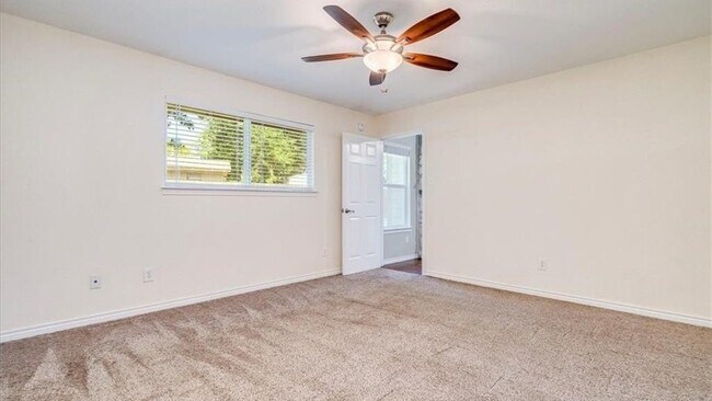 Building Photo - 507 Gregory Cove