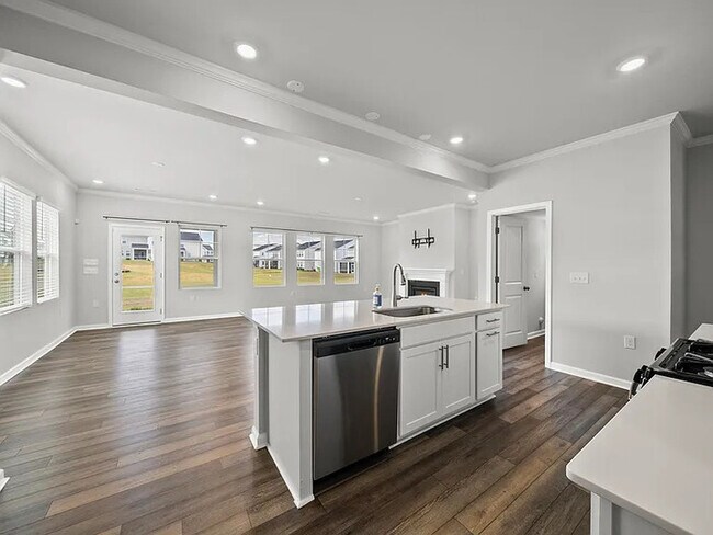 Building Photo - Lease OR Lease to Own
