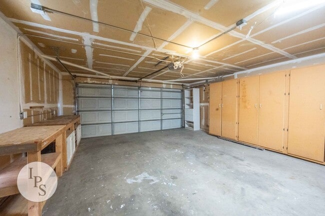 Building Photo - North Fresno Home, 3BR/2BA, Built 1991 – w...