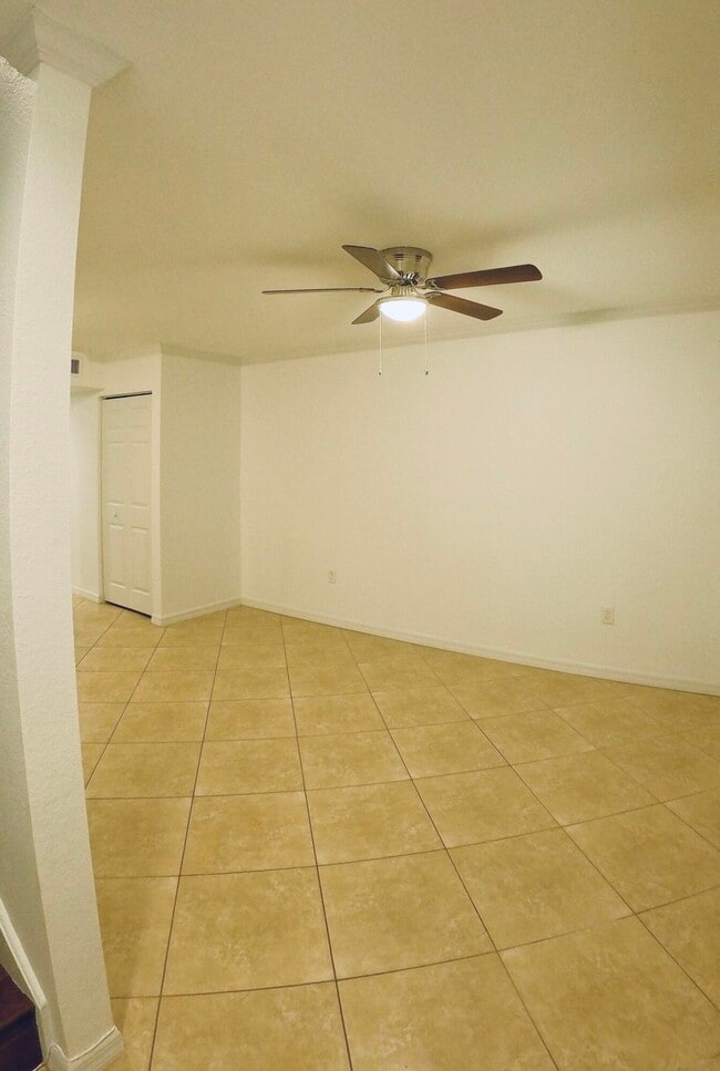 Building Photo - 1000 Palm Trail