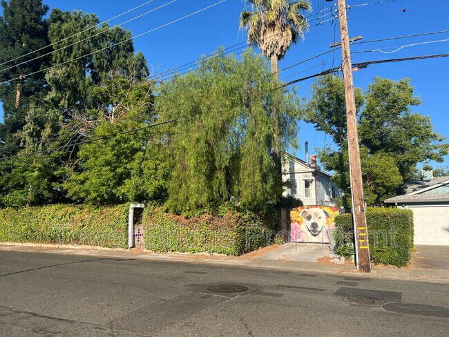 Building Photo - 3154 53rd St