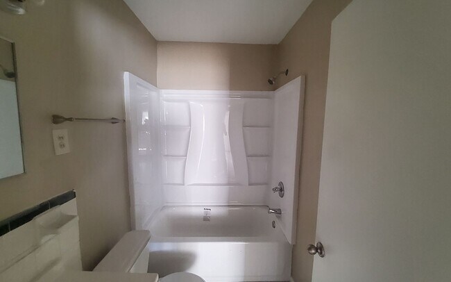 Building Photo - 1742 Brown Ave