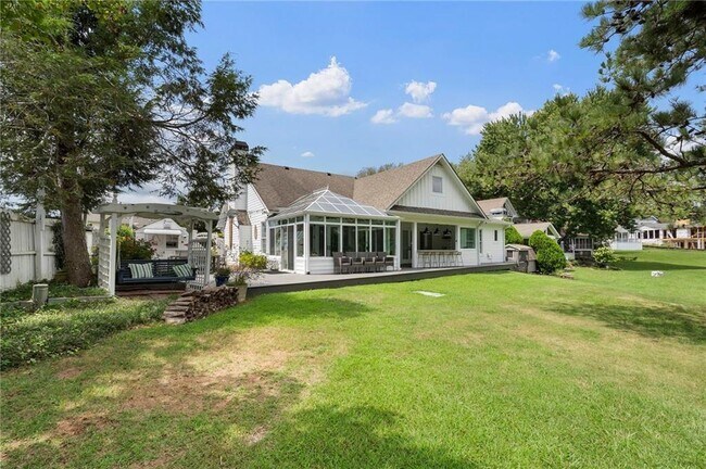 Building Photo - 61 View Point Dr