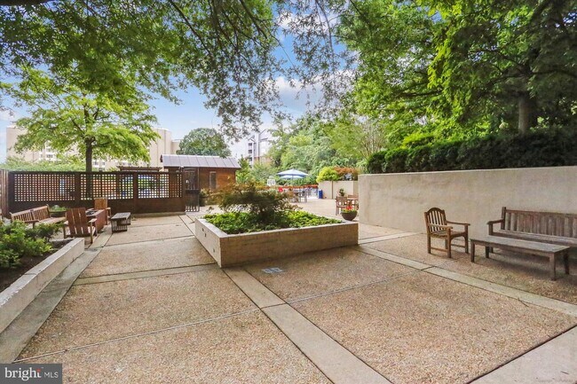 Building Photo - 5500 Holmes Run Pkwy