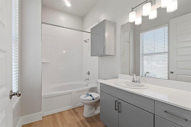 Building Photo - 1109 Saffira-