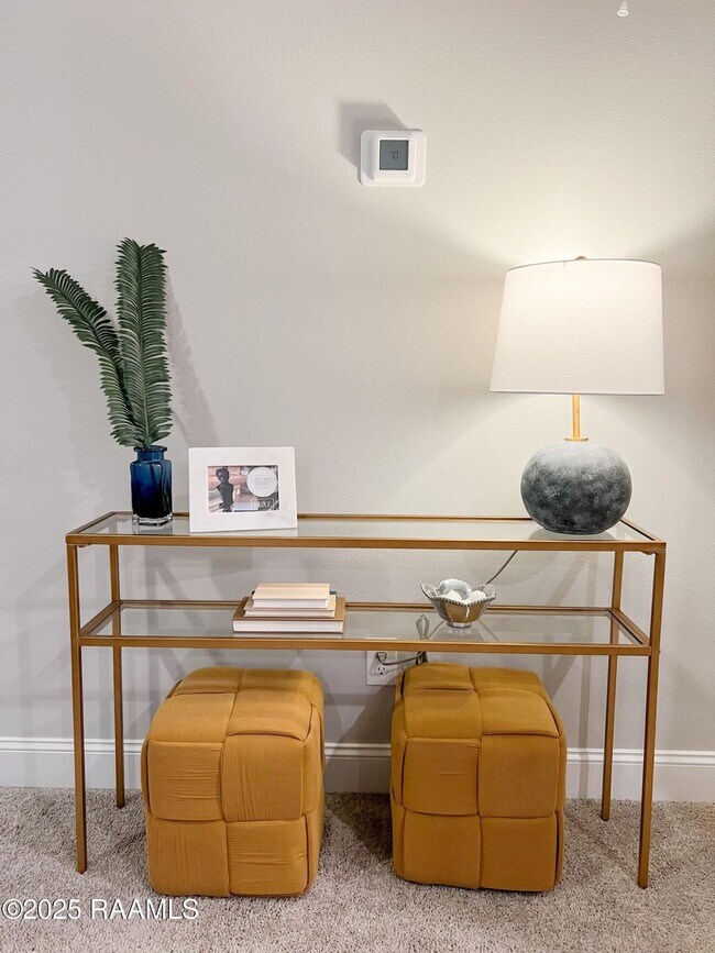 Building Photo - 132 Belle Fontaine Dr