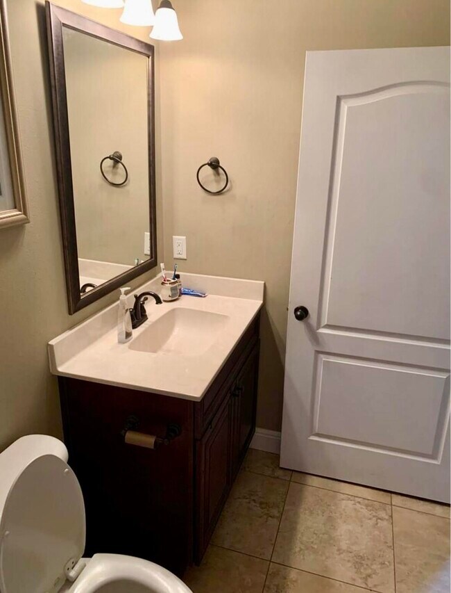 Building Photo - 41 Cactus Rd