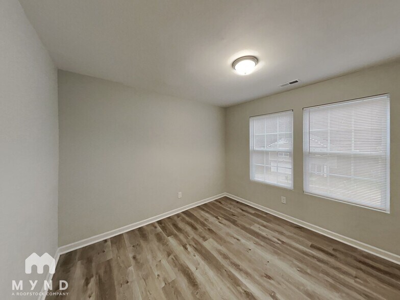Building Photo - 6108 Fazenda Drive