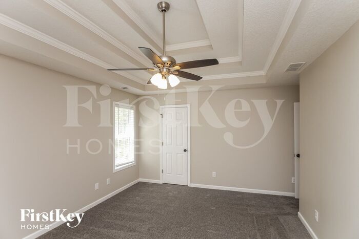 Building Photo - 136 Four Oaks Dr